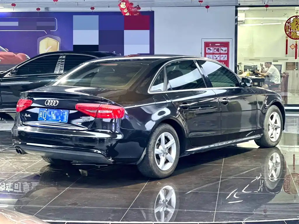 AUDI A4L 2015