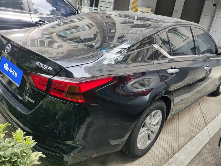 NISSAN TEANA 2020