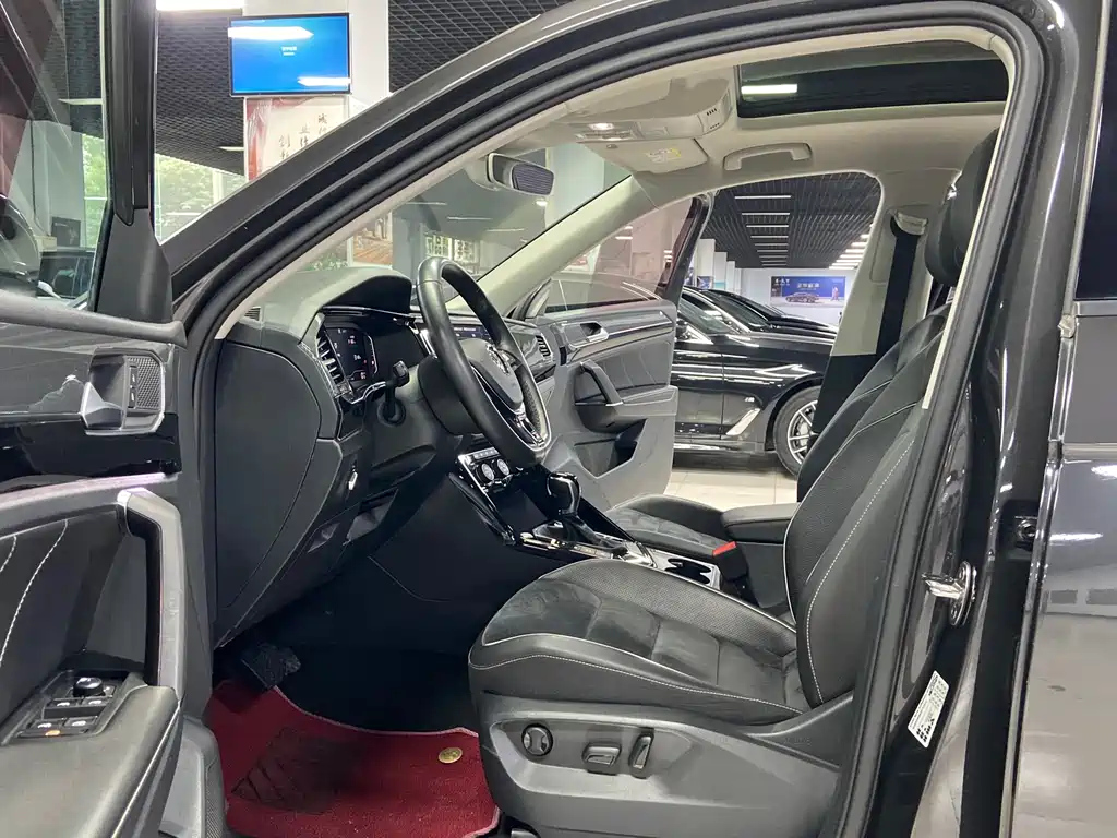 VOLKSWAGEN TAYRON 2019