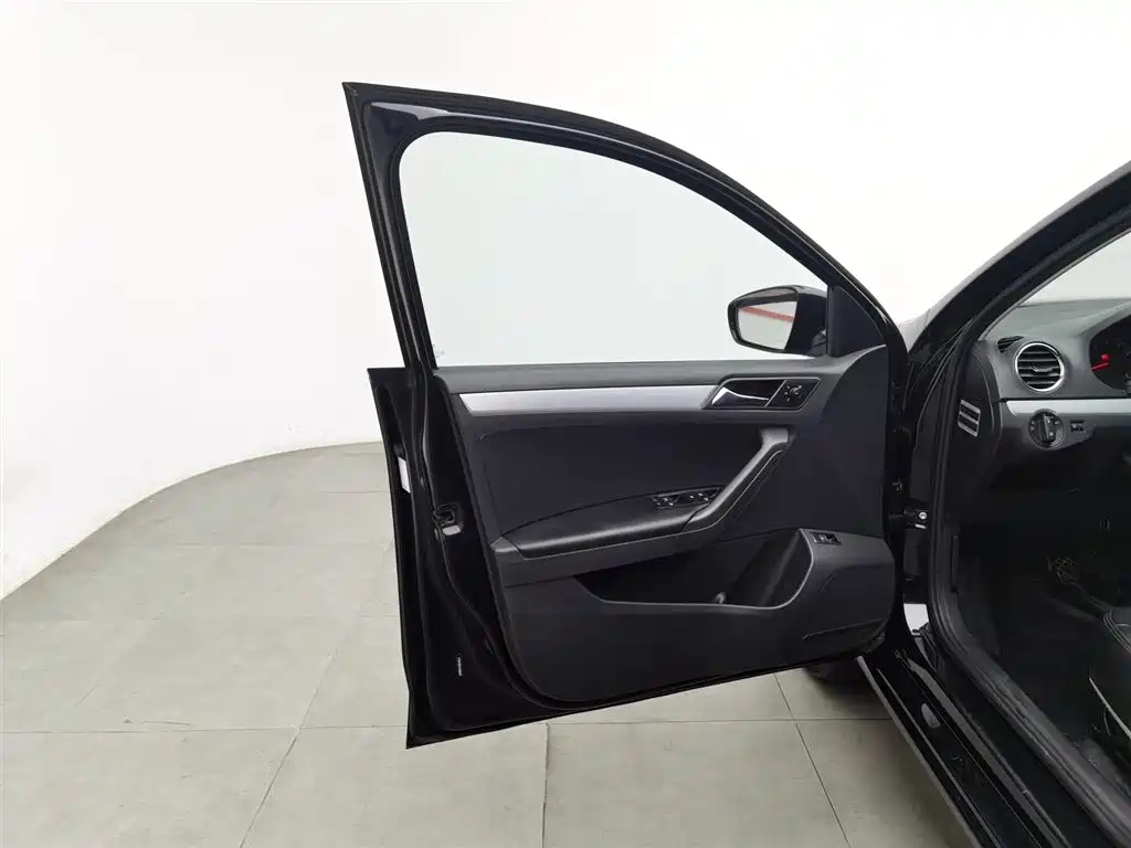 VOLKSWAGEN JETTA 2016