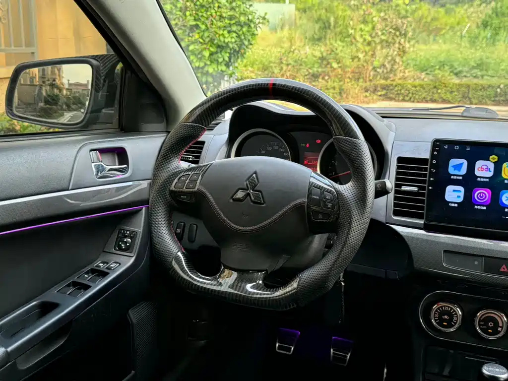 MITSUBISHI LANCER EX 2011