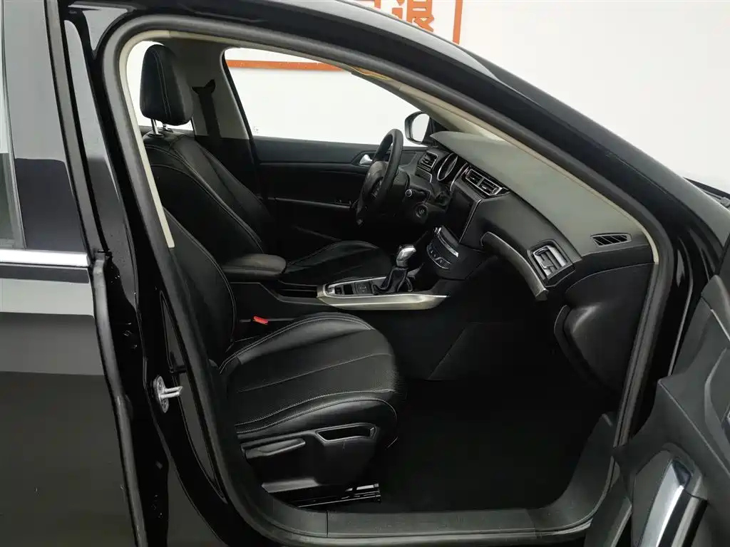 PEUGEOT 408 2015