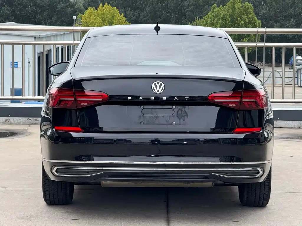 VOLKSWAGEN PASSAT 2021