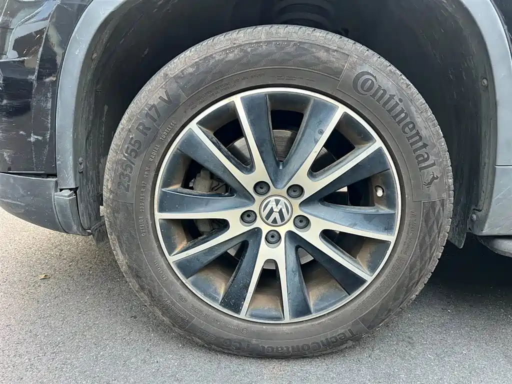 VOLKSWAGEN TIGUAN 2015