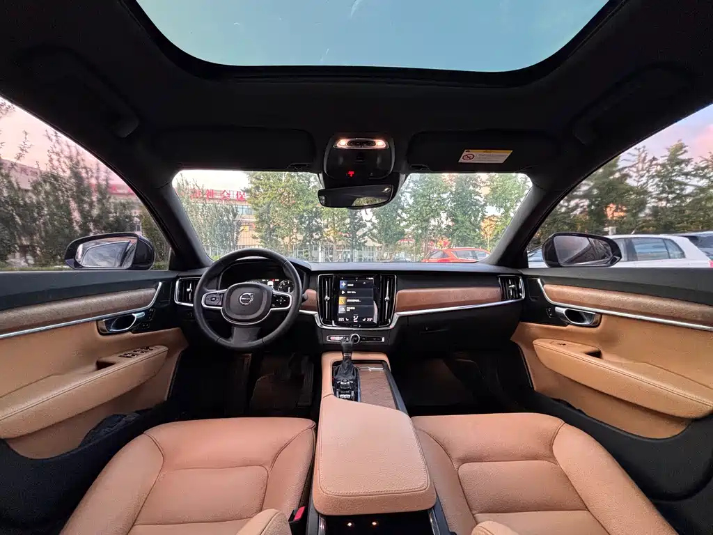 VOLVO S90 2019