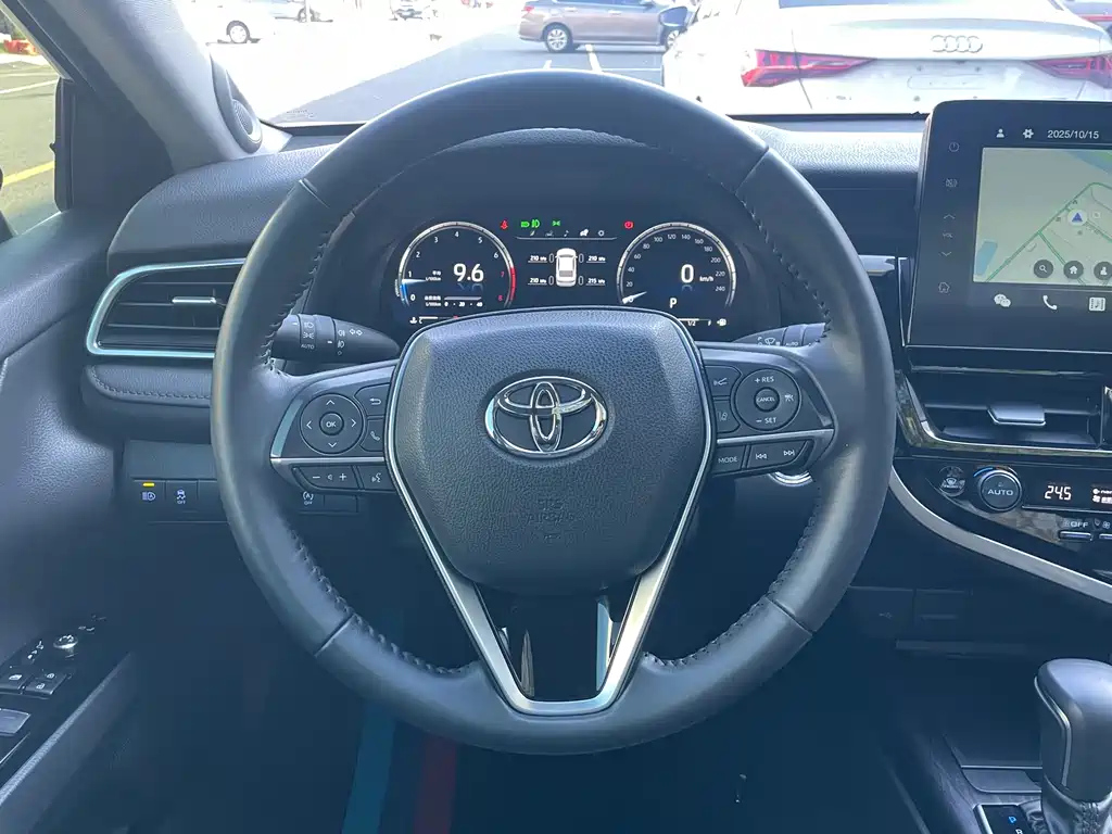 TOYOTA CAMRY 2024