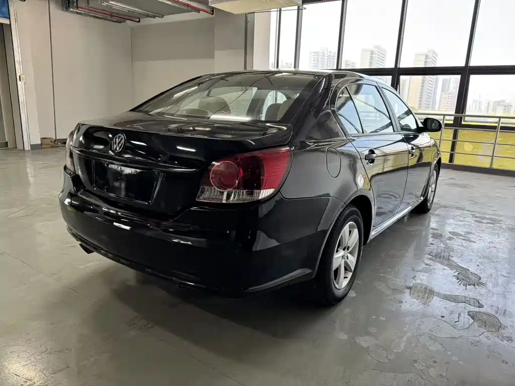 VOLKSWAGEN LAVIDA 2013