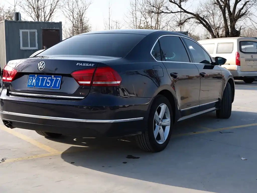 VOLKSWAGEN PASSAT 2015