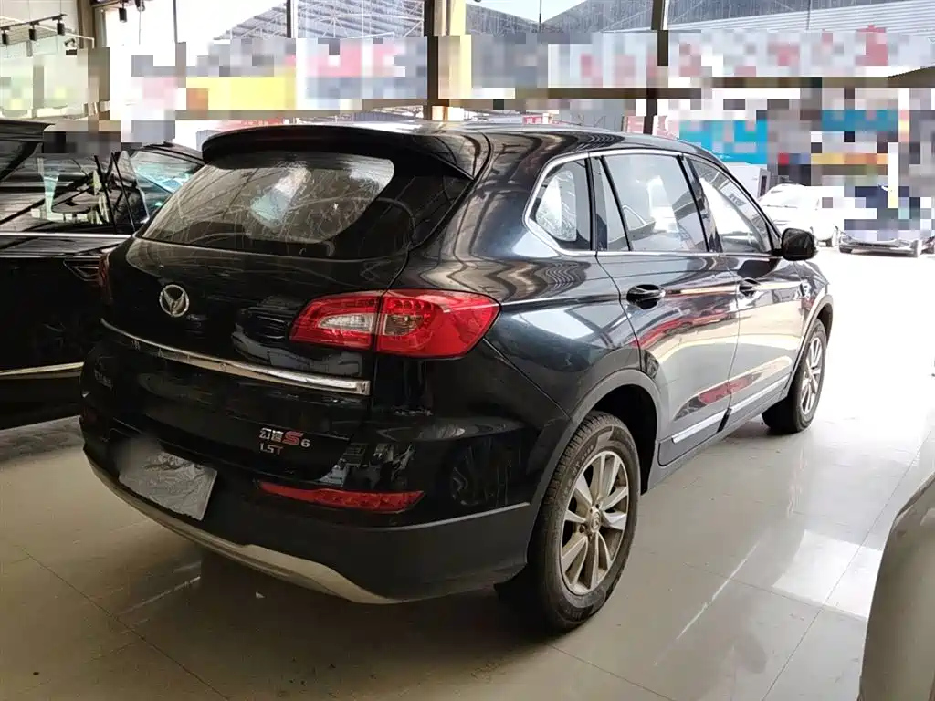BAIC S6 2015