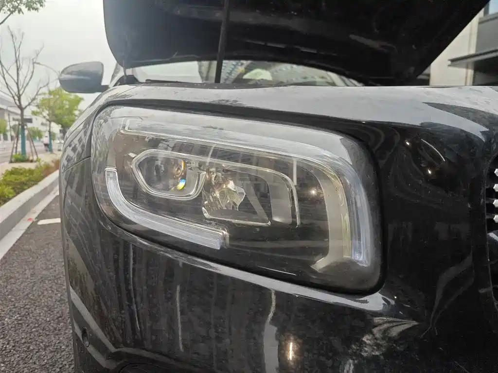 MERCEDES BENZ GLB 2021