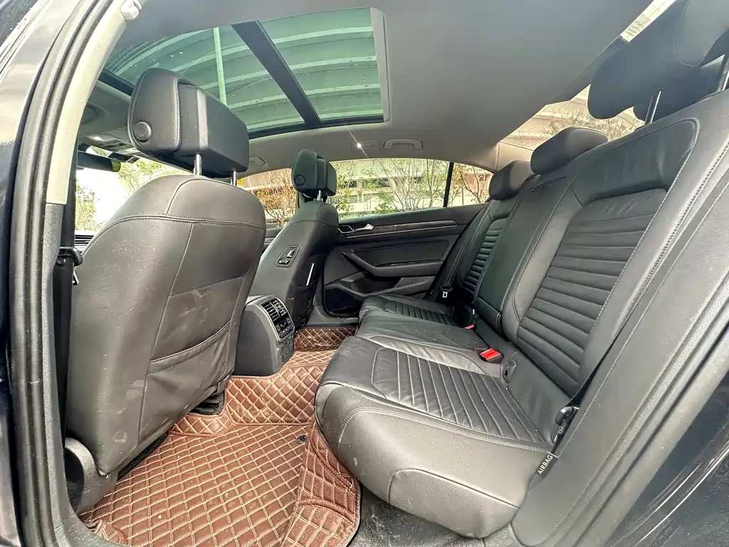 VOLKSWAGEN MAGOTAN 2019