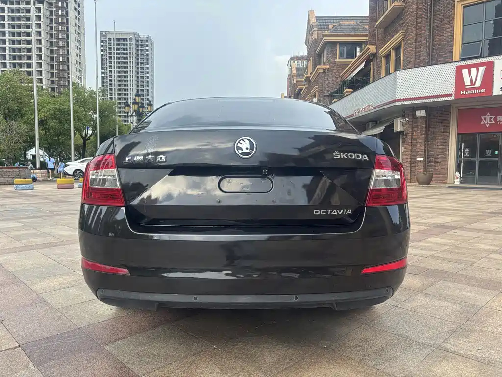 SKODA OCTAVIA 2015