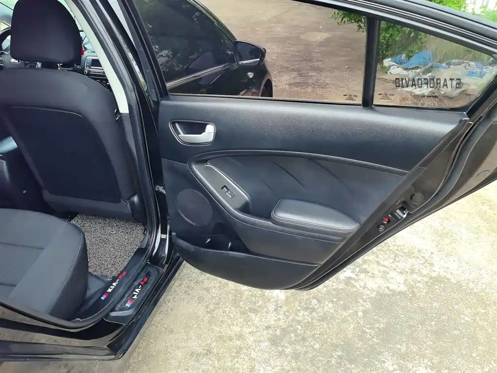 KIA K3 2015