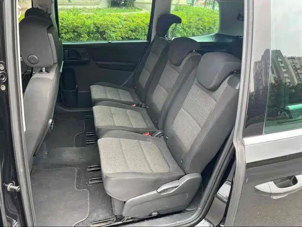 VOLKSWAGEN SHARAN 2015