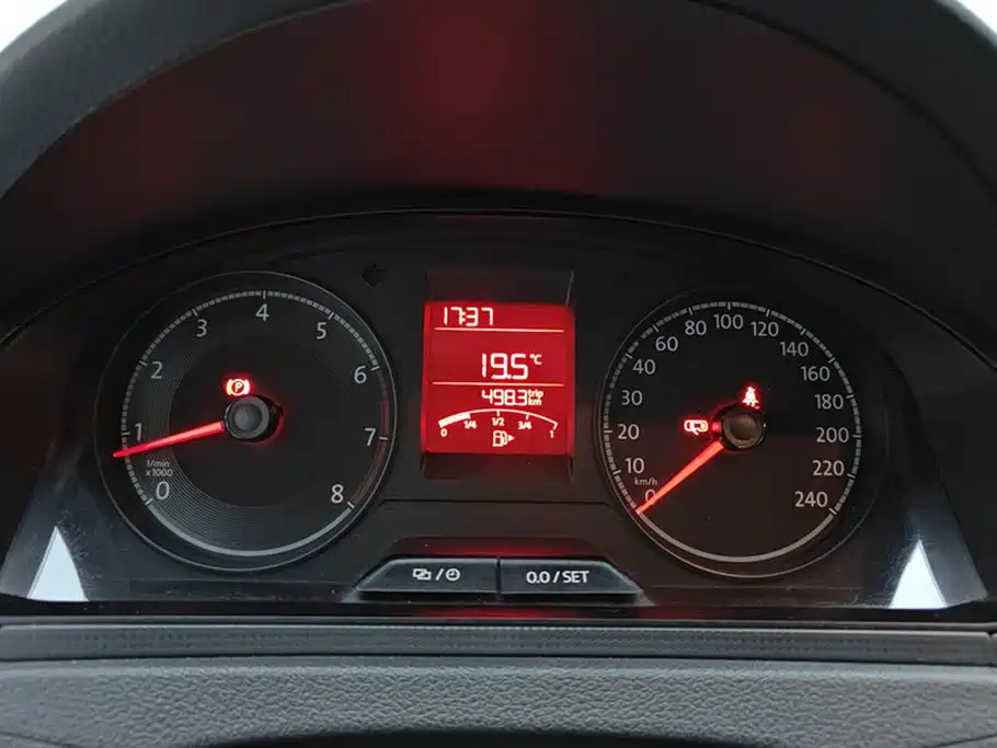 VOLKSWAGEN SANTANA 2017
