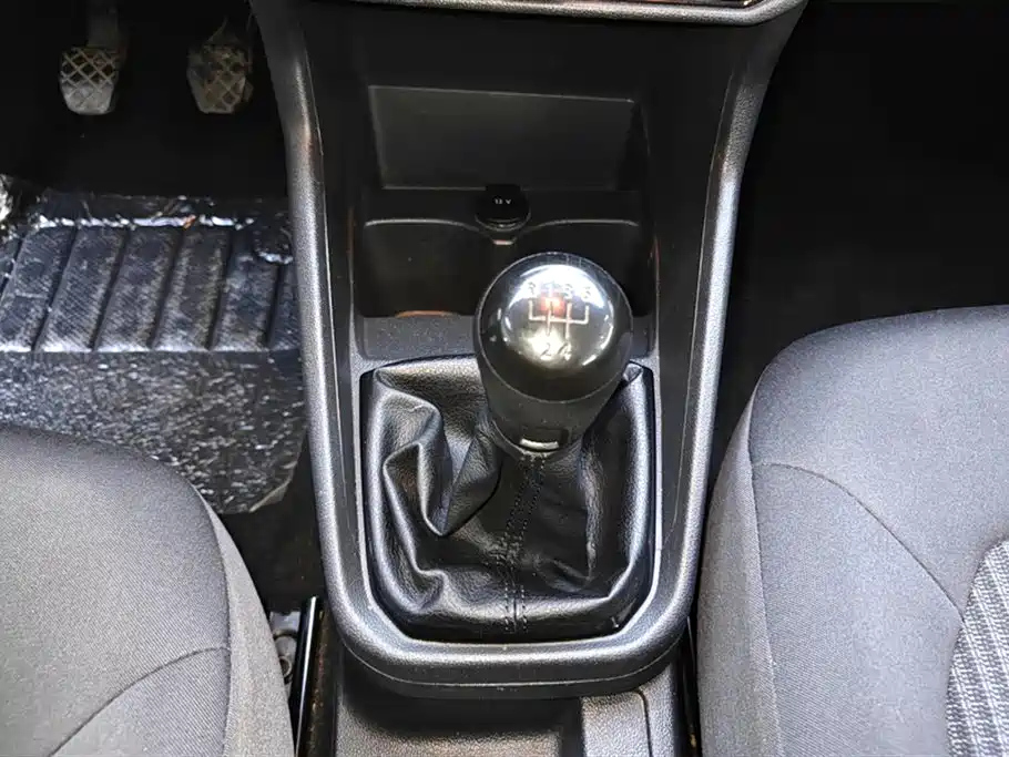 VOLKSWAGEN SANTANA 2017