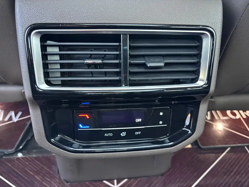 VOLKSWAGEN VILORAN 2023