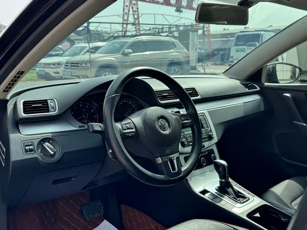 VOLKSWAGEN MAGOTAN 2016