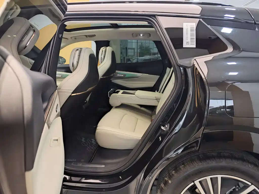 LYNK&CO 08 NEW ENERGY 2025