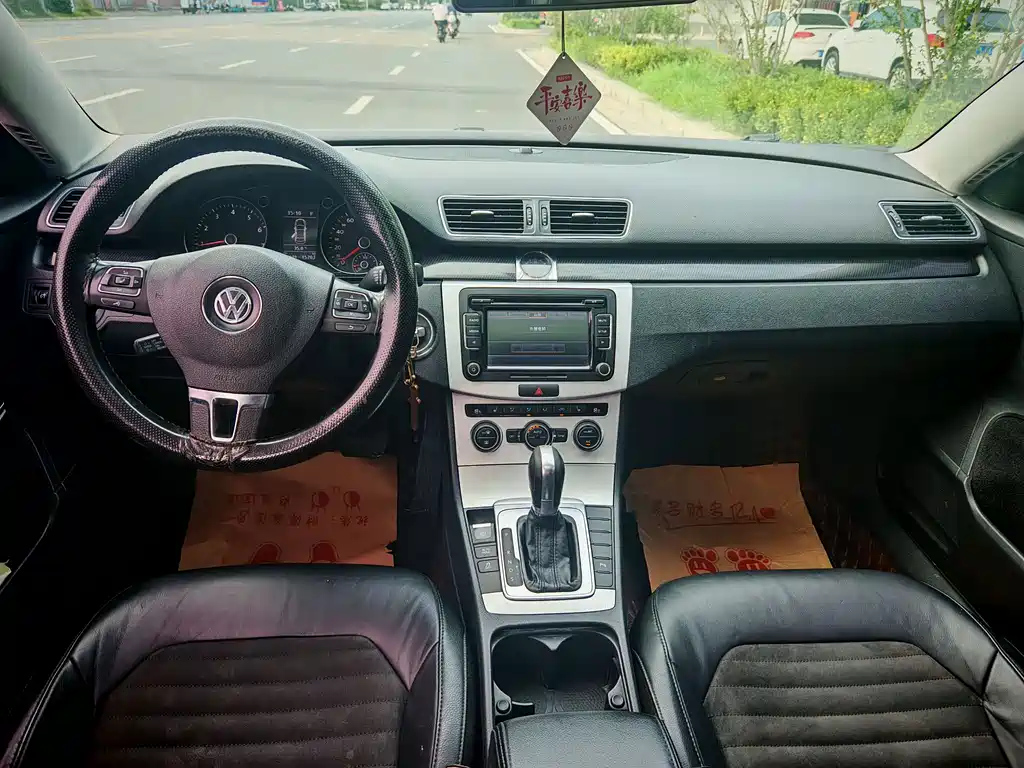 VOLKSWAGEN MAGOTAN 2015