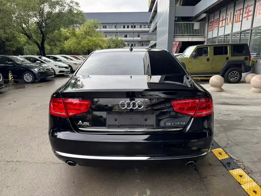 AUDI A8 2014