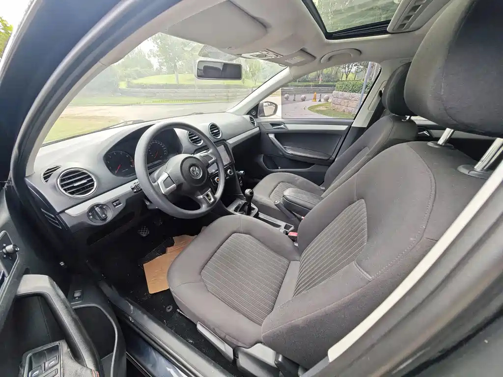 VOLKSWAGEN JETTA 2015