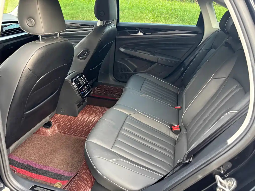 VOLKSWAGEN PASSAT 2022