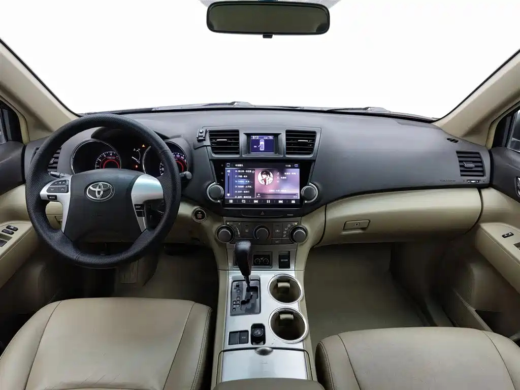 TOYOTA HIGHLANDER 2013