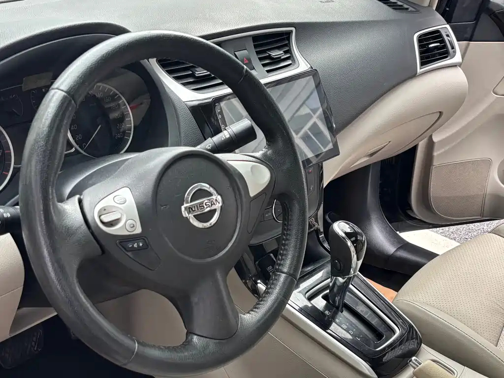 NISSAN SYLPHY 2017