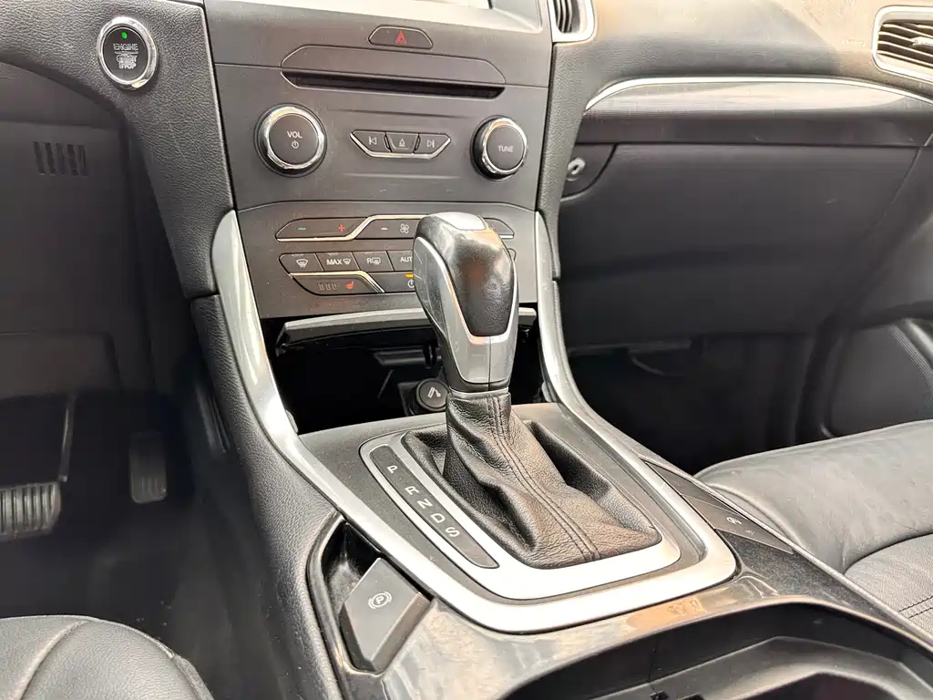 FORD EDGE 2018