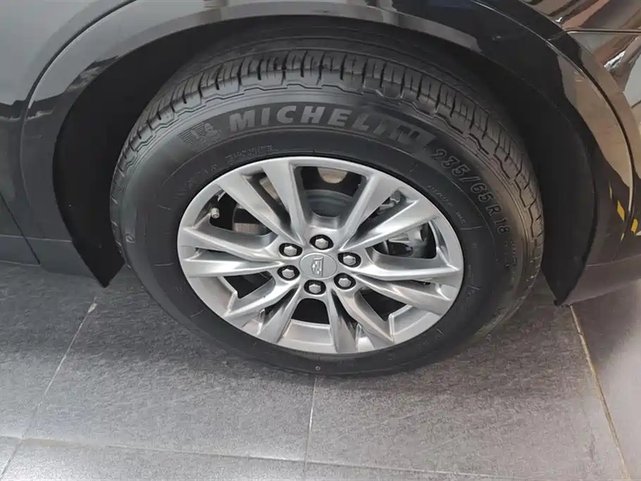 CADILLAC XT5 2021