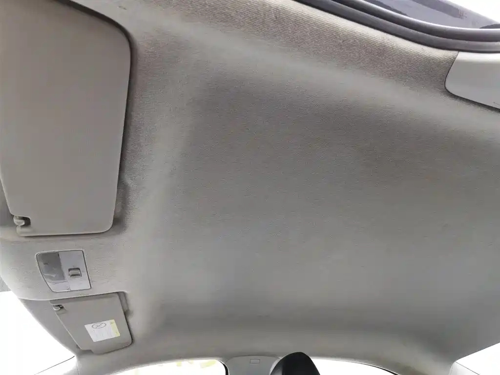 VOLKSWAGEN SANTANA 2017