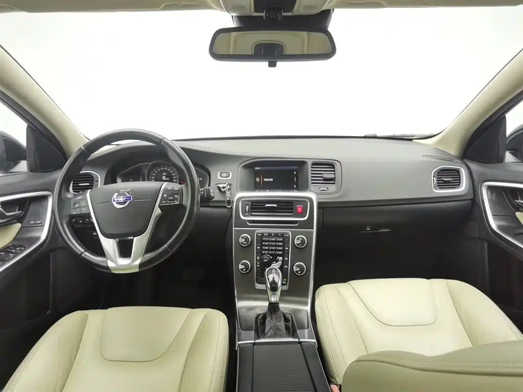 VOLVO V60 2014