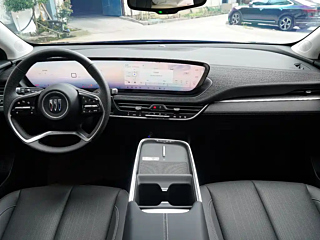 BUICK LACROSSE  2025 YEAR 28T  EDITION 2025
