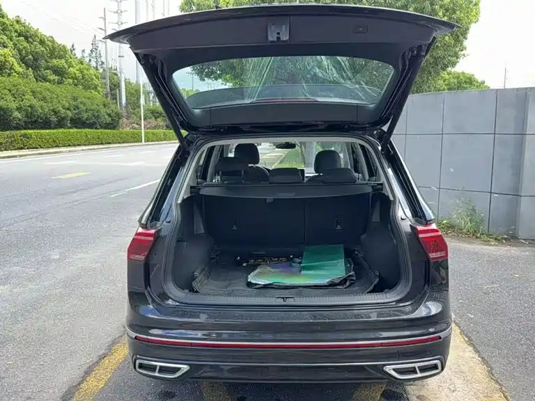 VOLKSWAGEN TIGUAN L 2022