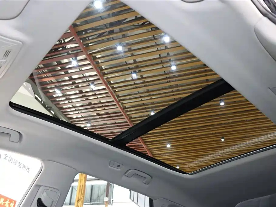 HONGQI HS5 2022