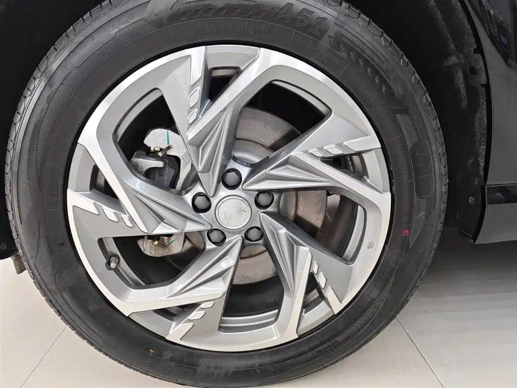 HONGQI HS3 PHEV 2024