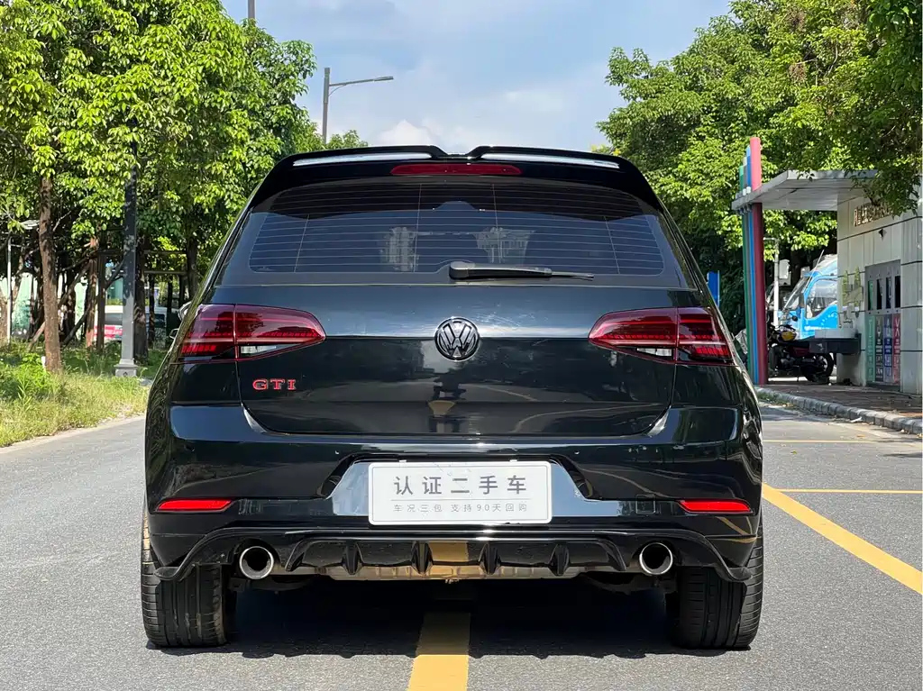 VOLKSWAGEN GOLF 2017