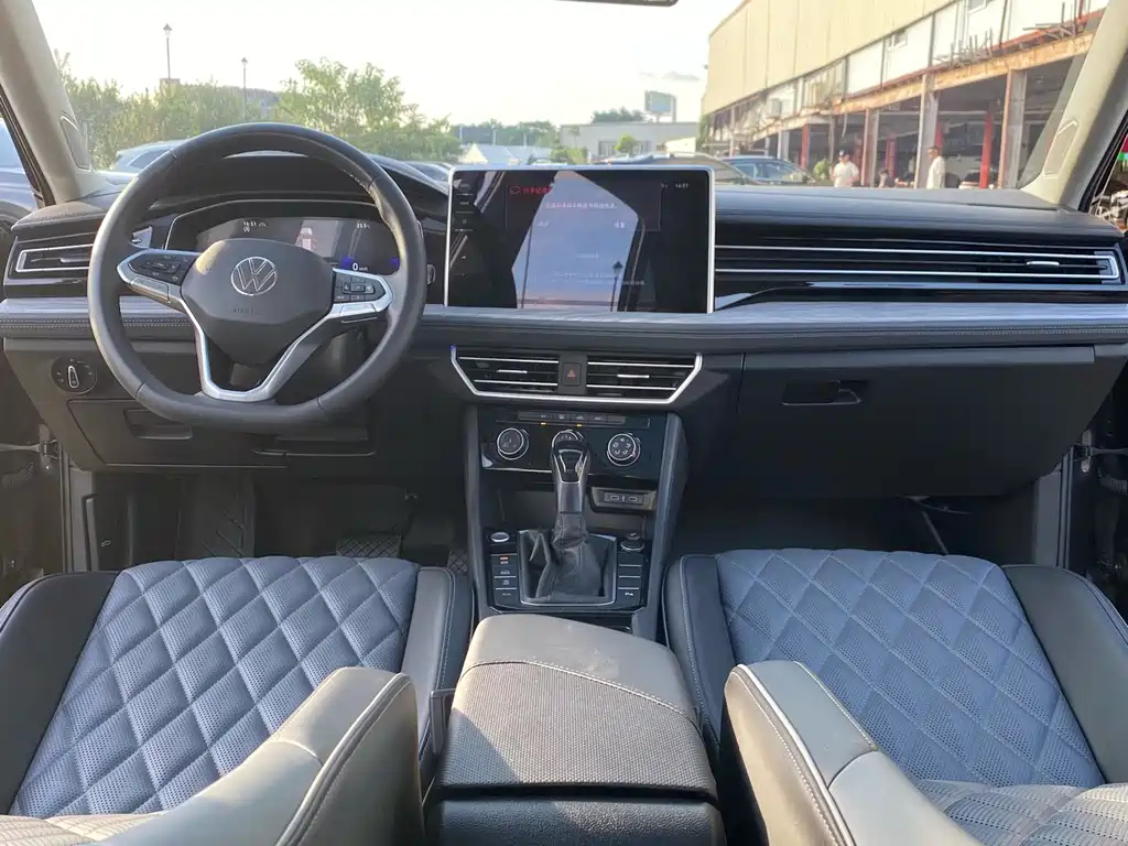 VOLKSWAGEN SAGITAR 2023