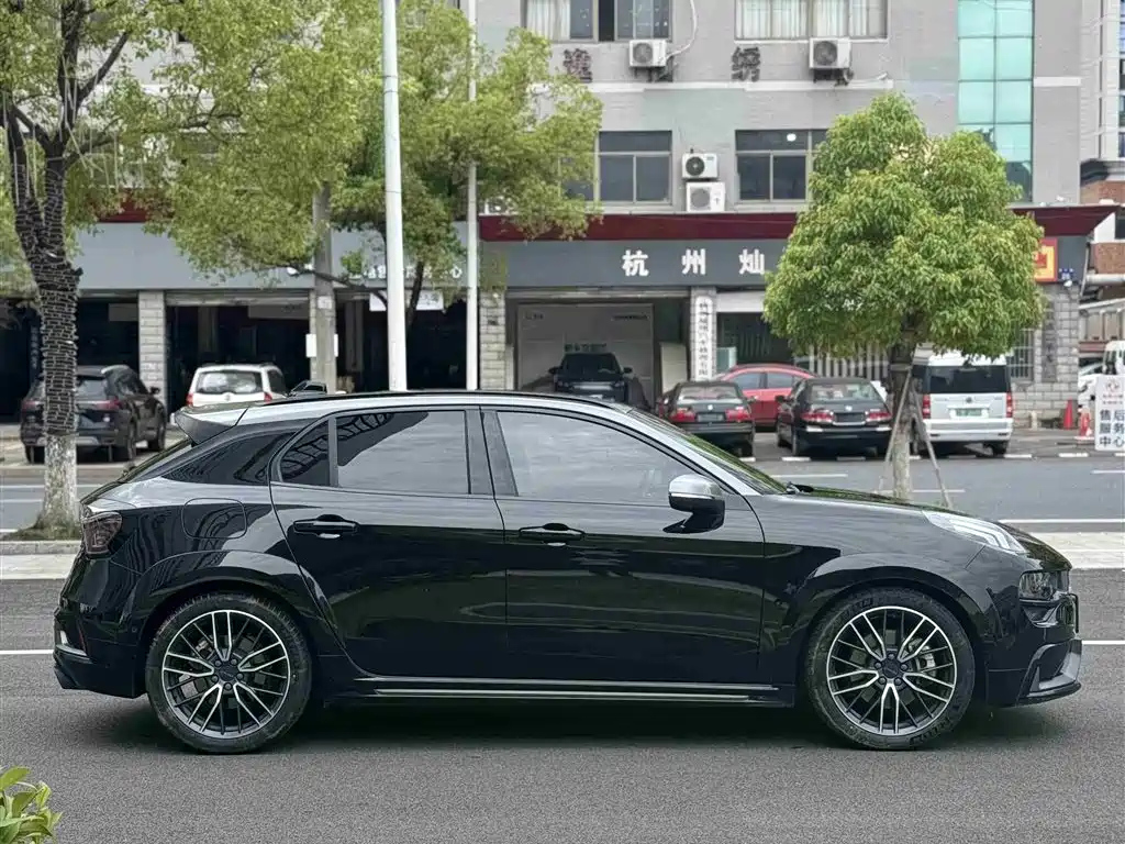 LYNK&CO 02 HATCHBACK 2022