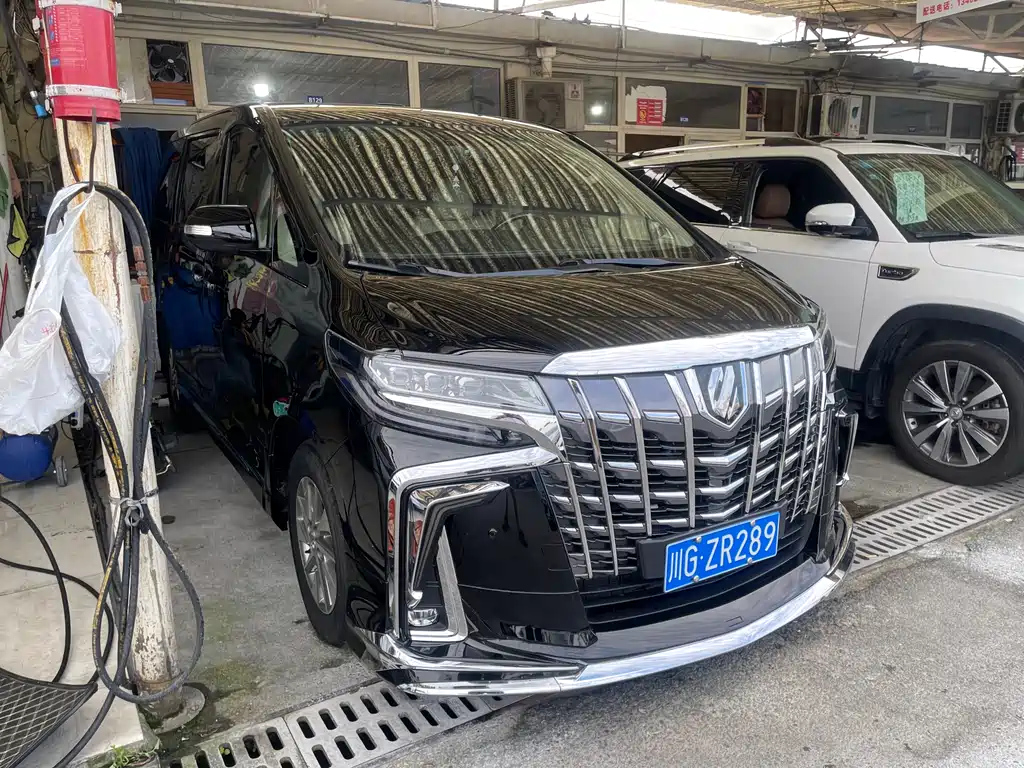 TOYOTA ALPHARD 2012