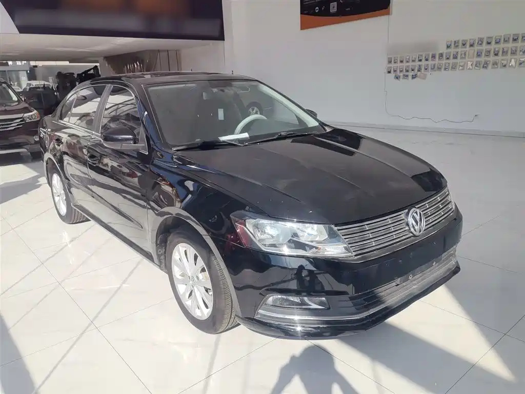 VOLKSWAGEN LAVIDA 2016