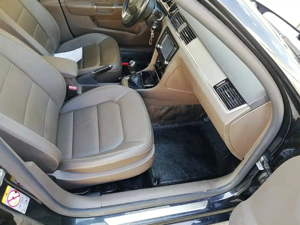 VOLKSWAGEN BORA 2014