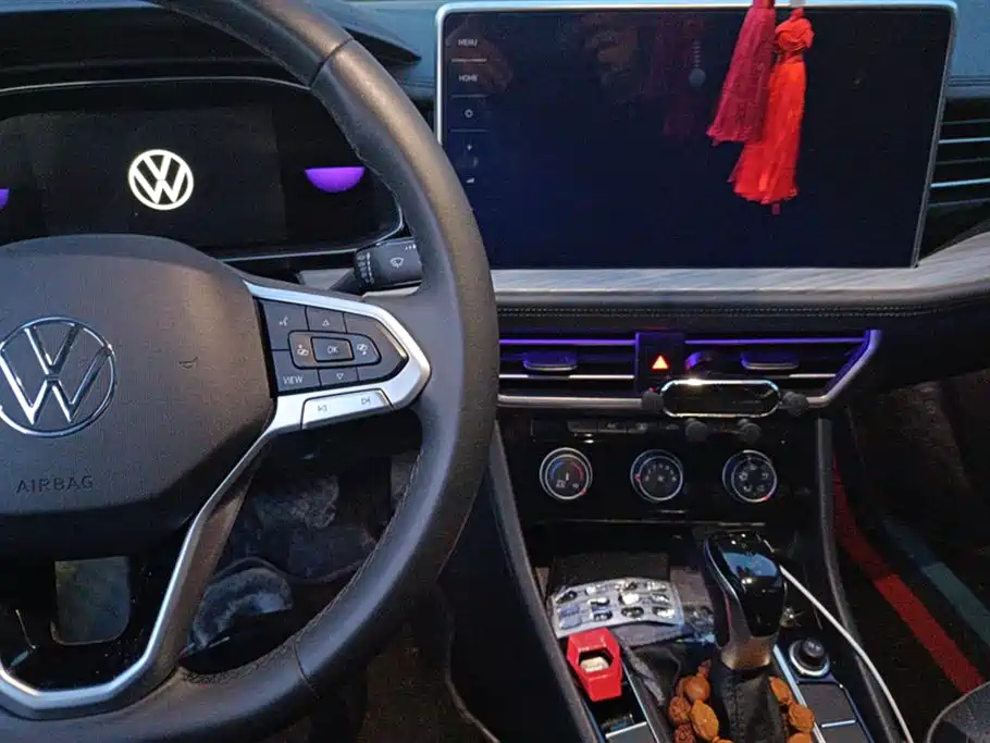 VOLKSWAGEN SAGITAR 2023