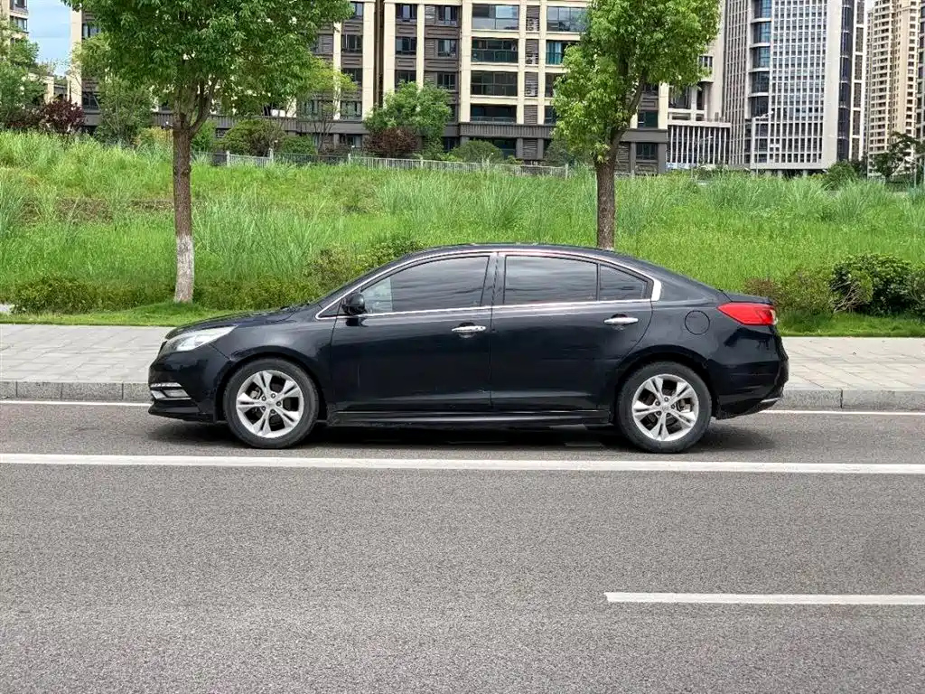 ZOTYE Z500 2015