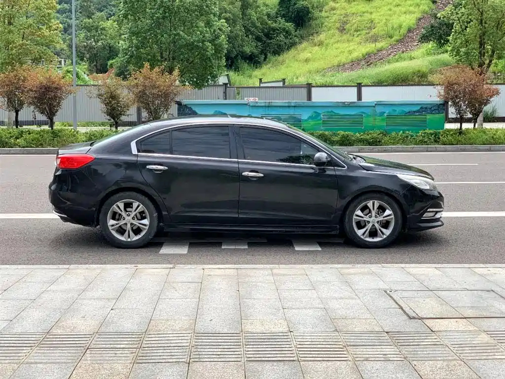 ZOTYE Z500 2015