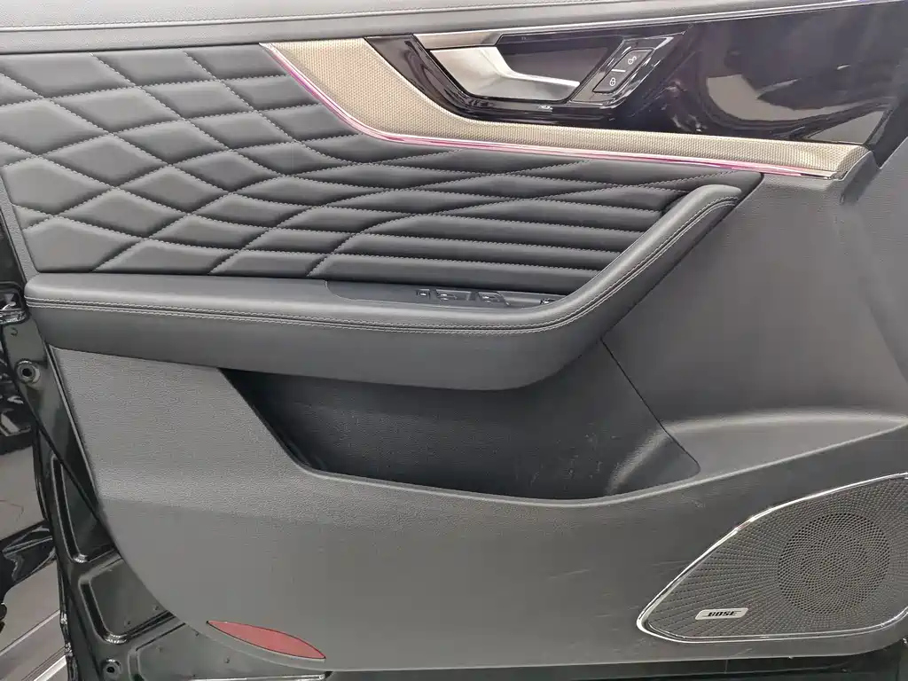 HONGQI HS5 2022