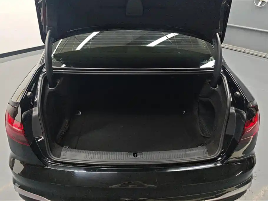 AUDI A4L 2020