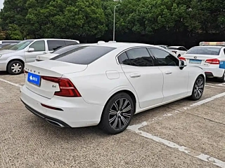 VOLVO S60 2022 YEAR B4 DELUXE EDITION 2022