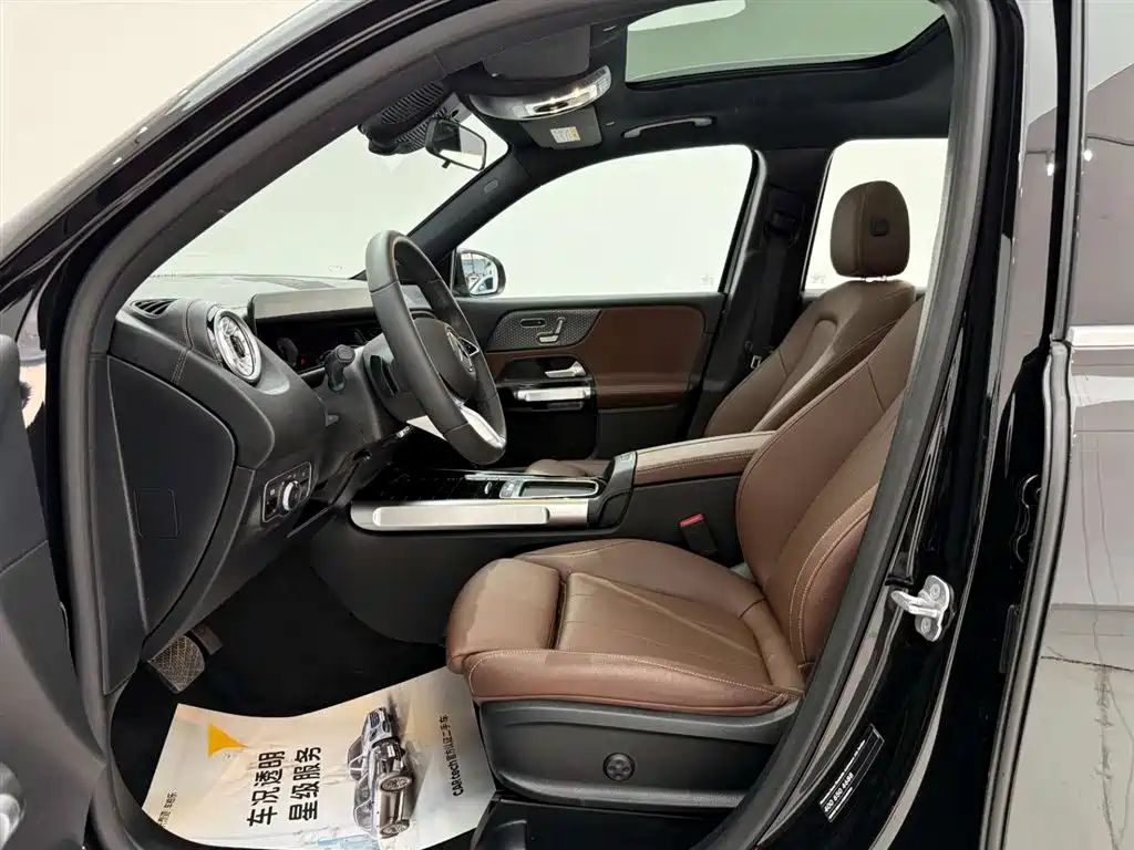 MERCEDES BENZ GLB 2025